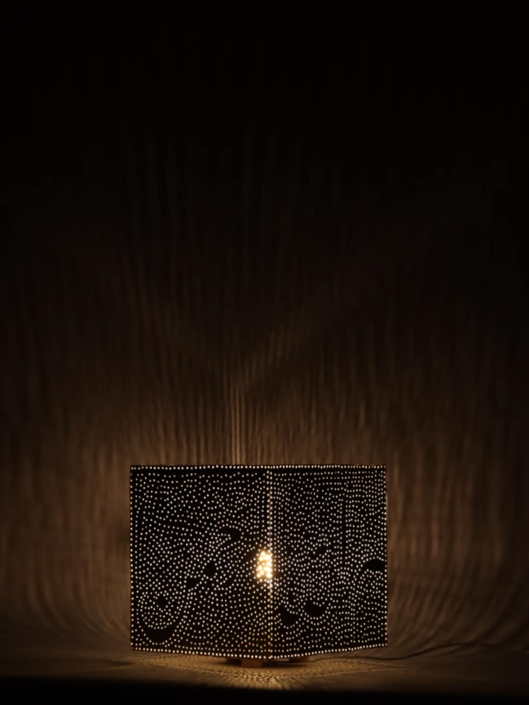 Cube - small, with caligraphy